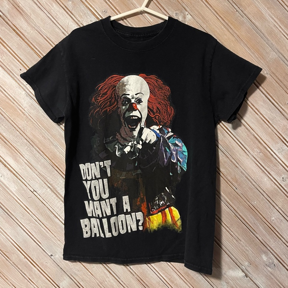 Pennywise the clown vintage horror movie T shirt Do You Want A Balloon?🎈 Small